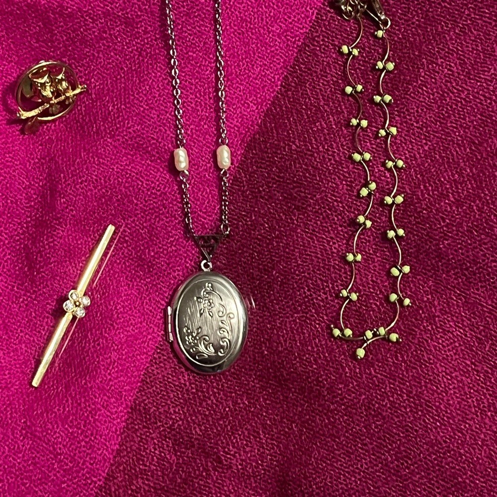 Elegant vintage Avon bundle,  Locket Necklace, bracelet and 2 pins